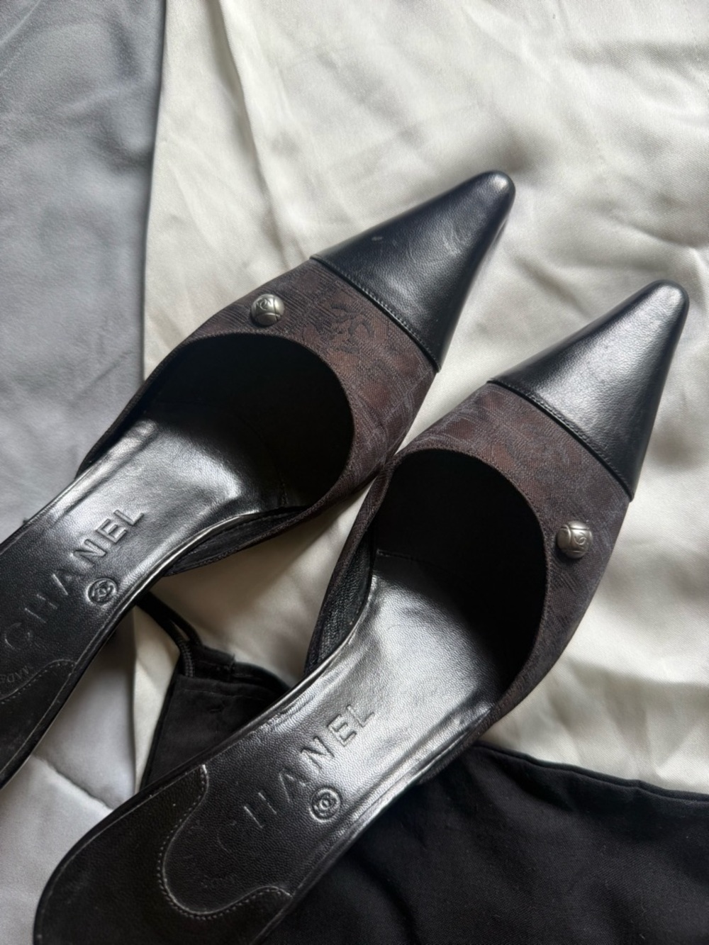 Vintage Chanel CC Logo Print Heeled Pointed-Toe Mules - Picture 6 of 12